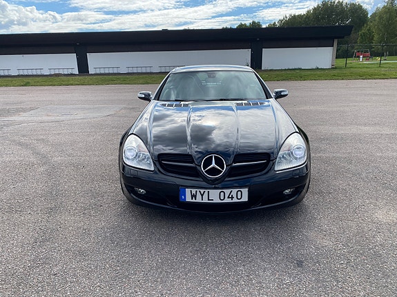 Mercedes-Benz SLK200 2 of 5