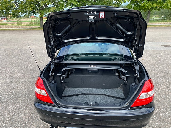 Mercedes-Benz SLK200 5 of 5