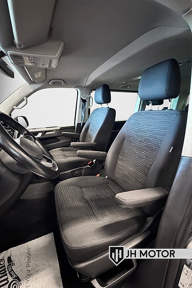 Volkswagen Multivan 13 of 20