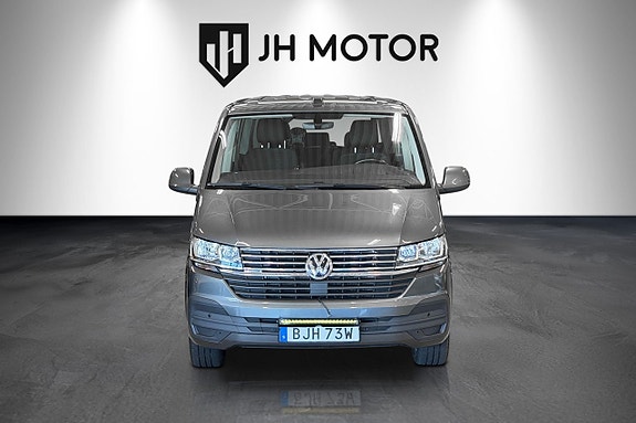 Volkswagen Multivan 10 of 20