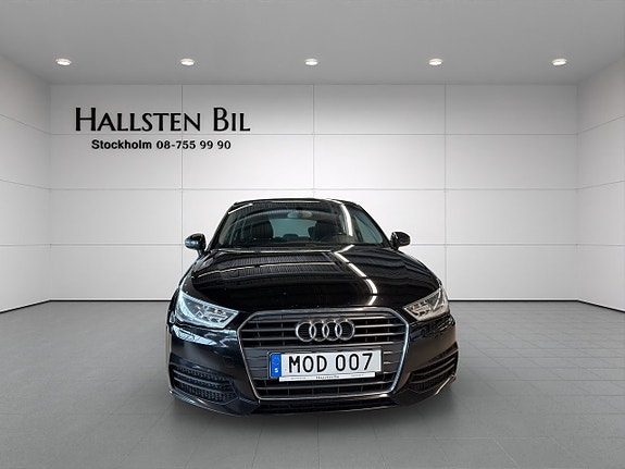 Audi A1 2 of 5
