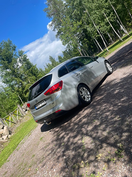 Kia Ceed 2 of 5