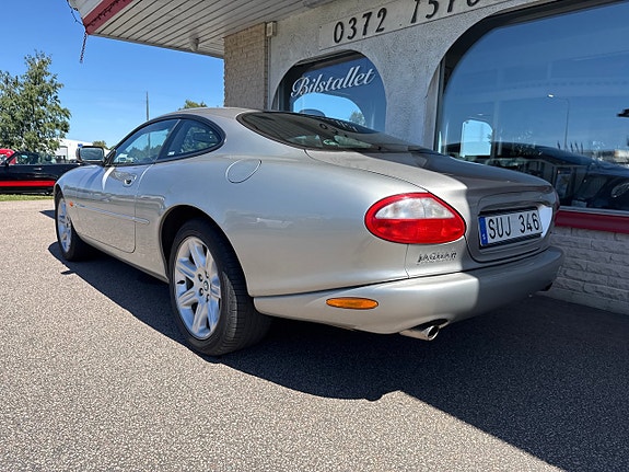 Jaguar XK 3 of 5