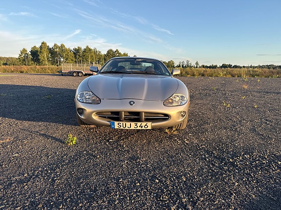 Jaguar XK 18 of 26