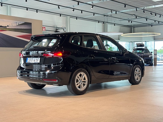 BMW 225e 4 of 5