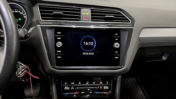 Volkswagen Tiguan 9 of 12