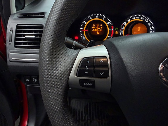 Toyota Auris 17 of 25