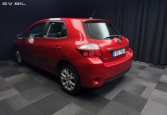 Toyota Auris 7 of 25