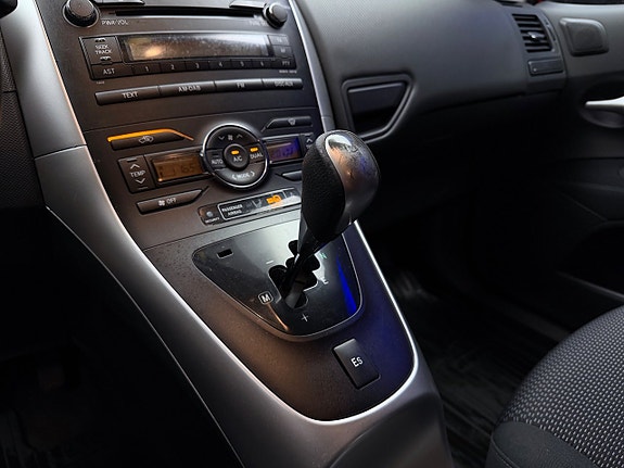Toyota Auris 19 of 25