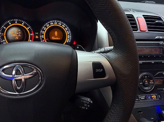Toyota Auris 18 of 25