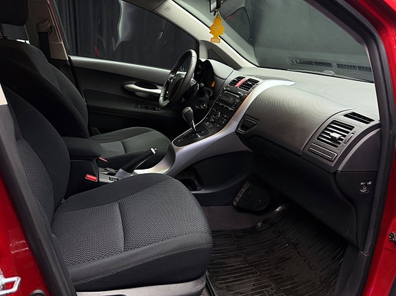 Toyota Auris 13 of 25