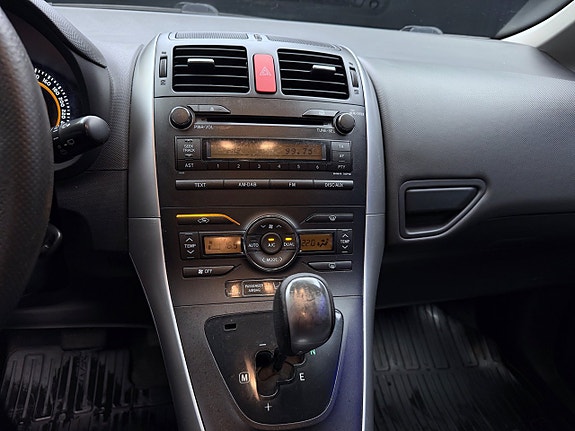 Toyota Auris 20 of 25