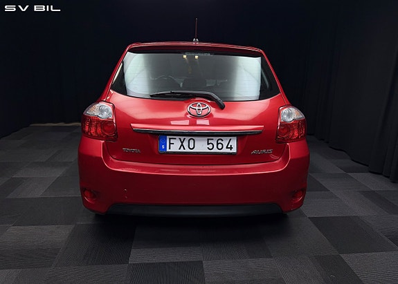 Toyota Auris 6 of 25