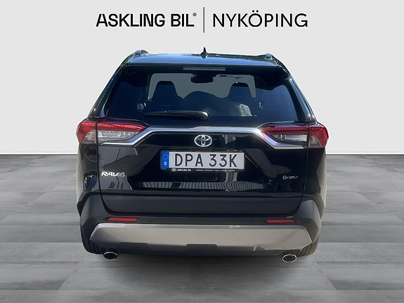 Toyota RAV4 4 of 5