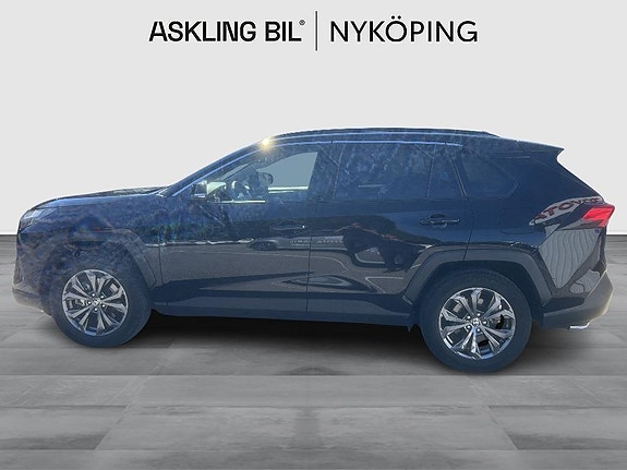 Toyota RAV4 3 of 5