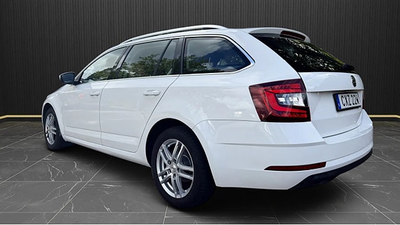 Skoda Octavia 3 of 5