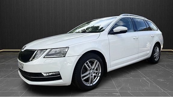 Skoda Octavia 2 of 5