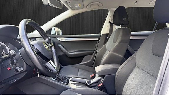 Skoda Octavia 6 of 10