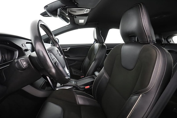Volvo V40 11 of 30