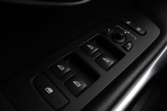 Volvo V40 27 of 30