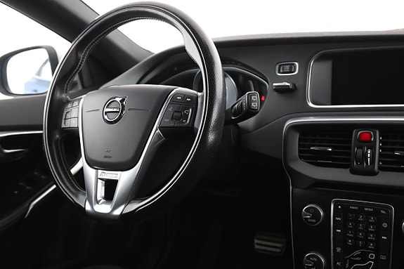 Volvo V40 14 of 30