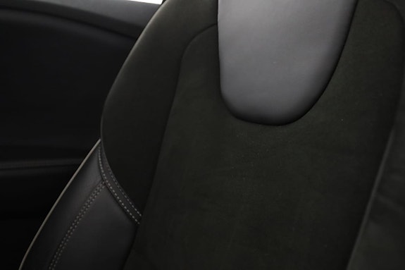 Volvo V40 28 of 30
