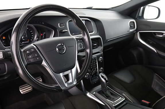 Volvo V40 12 of 30