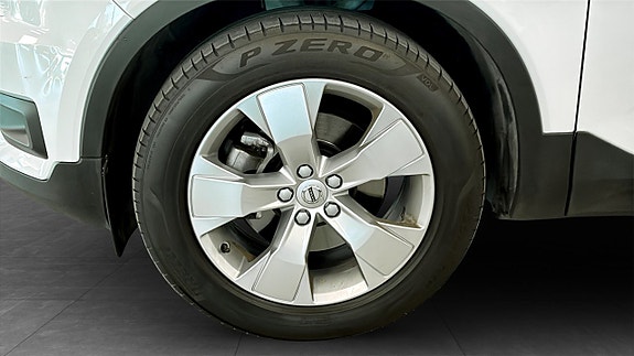 Volvo XC40 9 of 23
