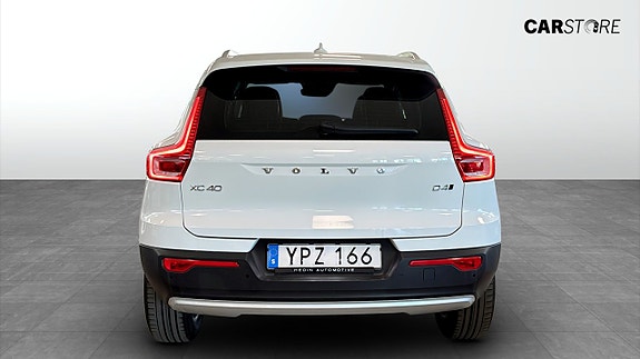Volvo XC40 7 of 23