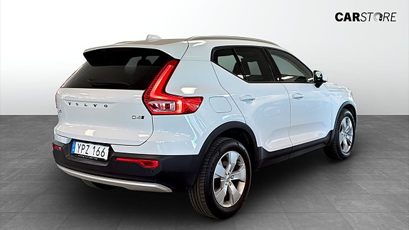 Volvo XC40 2 of 23