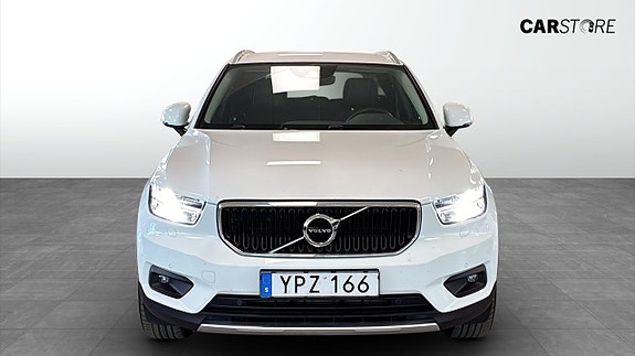 Volvo XC40 8 of 23