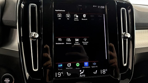 Volvo XC40 14 of 23