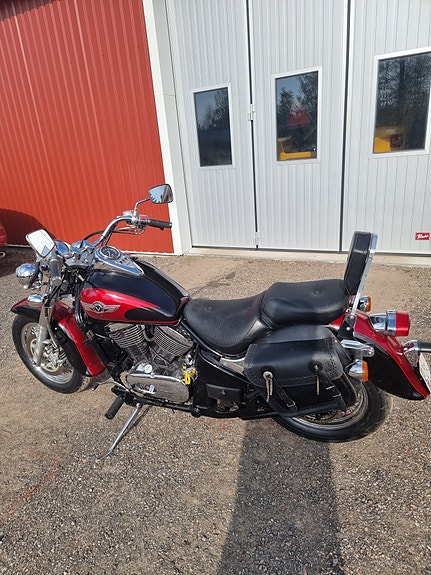 Kawasaki Vulcan 800 2 of 4