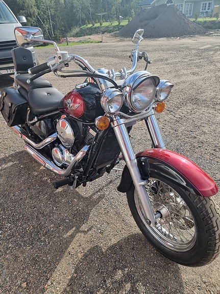 Kawasaki Vulcan 800 3 of 4