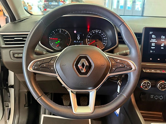 Renault Clio 19 of 24