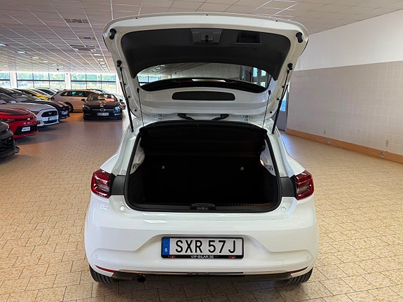Renault Clio 11 of 24