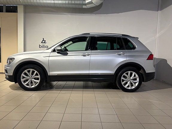 Volkswagen Tiguan 2 of 5