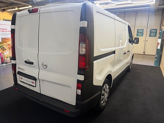 Opel Vivaro 4 of 5