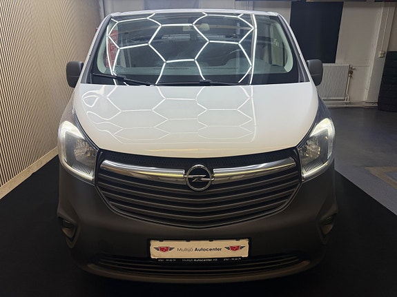 Opel Vivaro 5 of 5