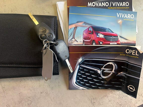 Opel Vivaro 12 of 12
