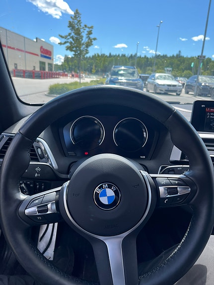 BMW 120i 4 of 5