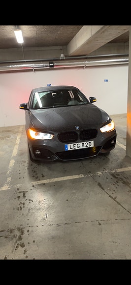 BMW 120i 10 of 13