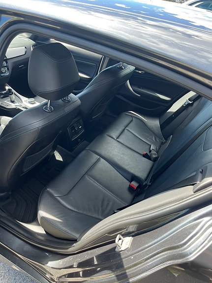 BMW 120i 3 of 5