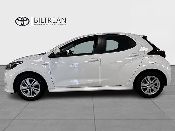 Toyota Yaris 4 of 5