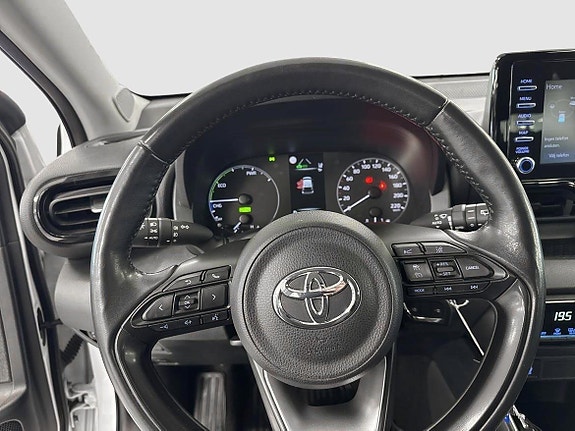 Toyota Yaris 11 of 13