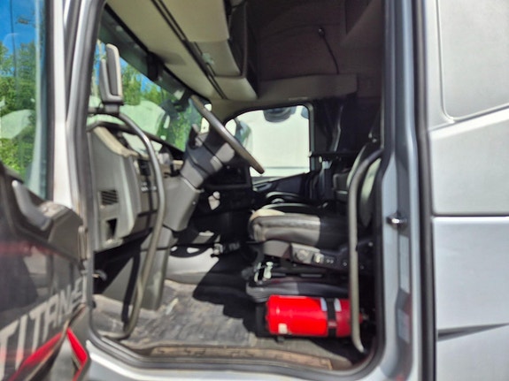 Volvo FH540 10 of 19