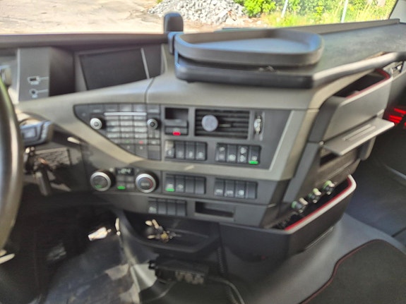 Volvo FH540 8 of 19