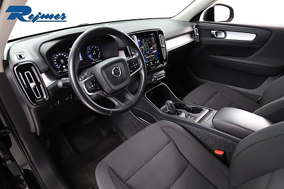 Volvo XC40 5 of 5