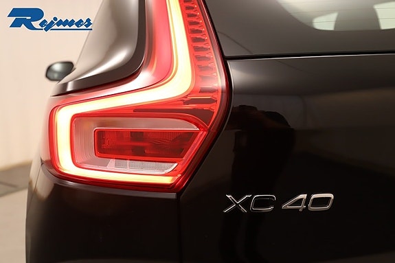 Volvo XC40 15 of 24