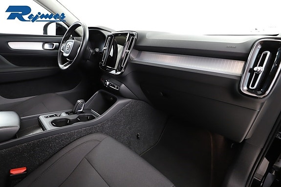 Volvo XC40 5 of 5